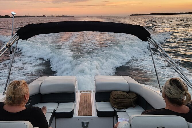 Private Boat: Island Cruise and Dolphins - Where You Meet (and What Makes Getting Started Easy)