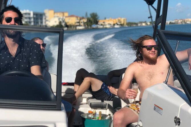 Private Boat: Island Cruise and Dolphins - Price and Value for a Up-to-6 Private Group