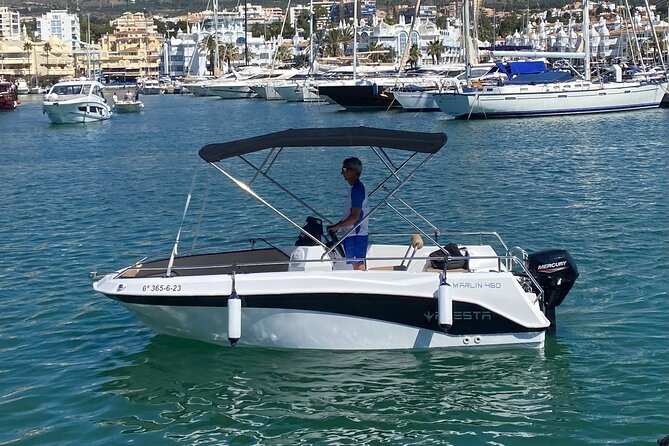 Private boat rental without title dolphin watching - Captain Your Own Boat, Without the Stress: Size, Handling, and Safety