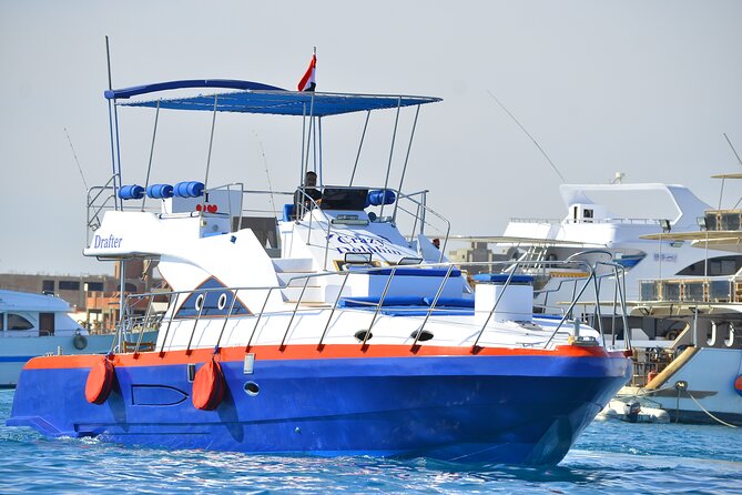 Private Luxury Dolphin House Boat Tour With Lunch - Hurghada - Water Sports Included: Parasailing and the Extra Thrill Factor