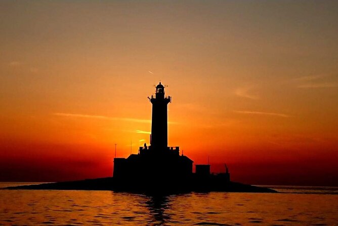 Private Sunset Dolphin Excursion with Dinner and Animation - Ceja Island Passing: Pretty Views Without the Hustle