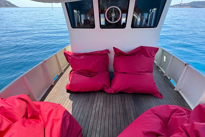 Private Tour with Historic Tugboat: Tavolara, Molara, Dolphins - Stop 2: Tavolara waters, swimming time, and the King of Tavolara legend