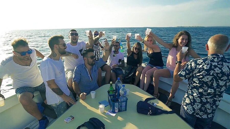 Pula: Brijuni Dolphins Sunset Cruise with Dinner and Drinks - The “Golden Hour to City Lights” Flow