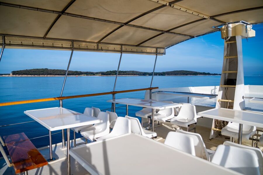 Pula: Brijuni National Park Sunset, Dolphins & Dinner Cruise - Getting ready: jacket, seasickness, and where your expectations land