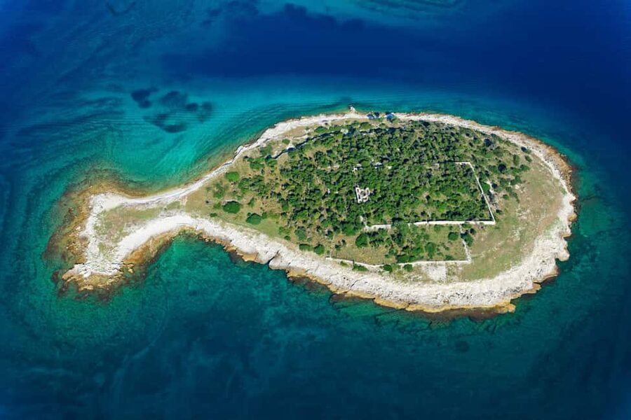 Pula: Private Dolphins & Sunset Tour With Dinner & Drinks - Starting at Trajektna luka Pula: Port views before the open sea