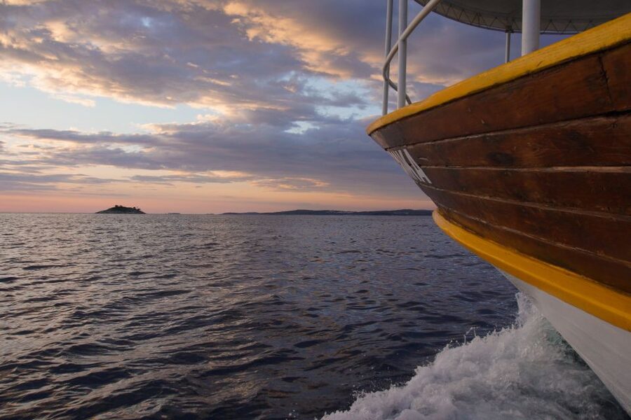 Rovinj: Sunset Boat Trip with Dolphin Watching - Rovinj Sunset by Boat: The 90-Minute Rhythm That Works