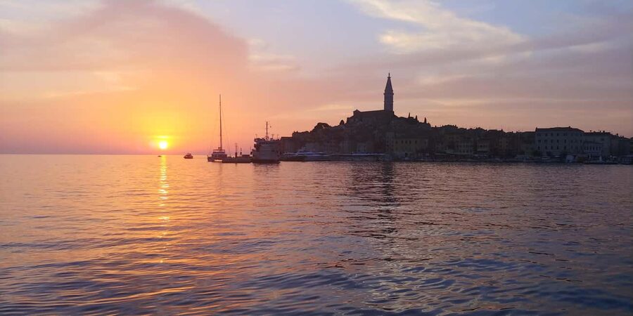 Rovinj: Sunset Speedboat Tour with Dolphin Watching - The scenic cruise: Rovinj’s coast and old town from offshore views