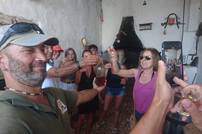 Safari & Boat Tour - Mountains & Dolphins - Albufeira Marina to the caves: what the 2-hour boat ride feels like