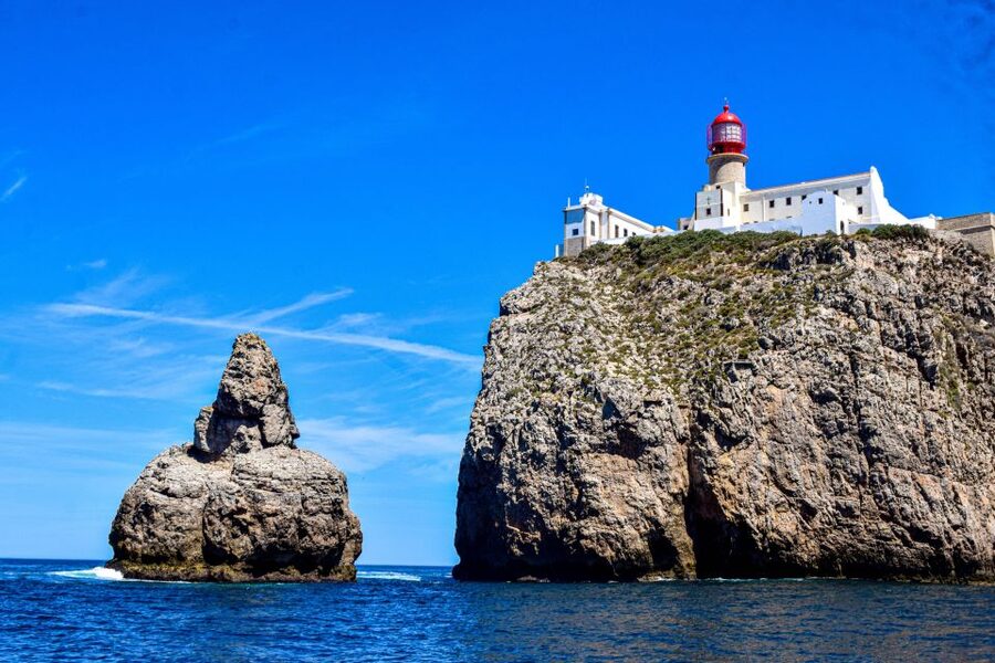 Sagres: Wildlife Tour Dolphins and Caves - The Marine Biologist Briefing: Conservation Talk That Makes Sense