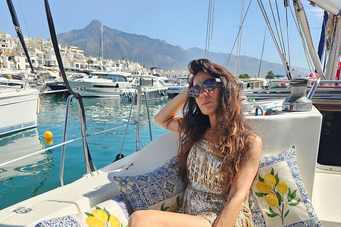 Shared Sailboat Experience Feel nature with dolphins - From Puerto Banús to the open water: what the start feels like