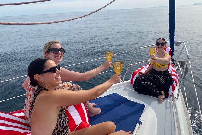 Shared Sailboat Experience Feel nature with dolphins - Who this sailboat outing is for (and who it’s not)