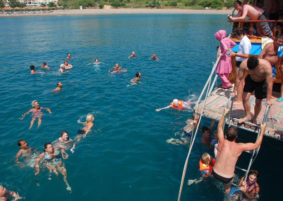Side: Dolphin Boat Tour With Lunch Foam party Swimming - Viewpoint Time and the Pace of the Return