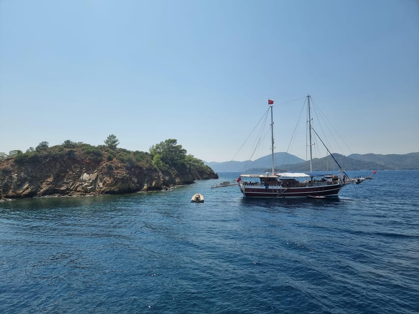Side: Dolphin Island Boat Tour with BBQ Lunch - Seasickness and Sea Conditions: Your Best Prep