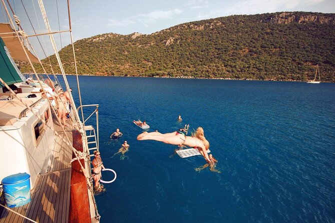 Side Dolphin Island Boat Trip With Lunch And Soft Drinks - Manavgat River delta swimming: cold river meets warm sea