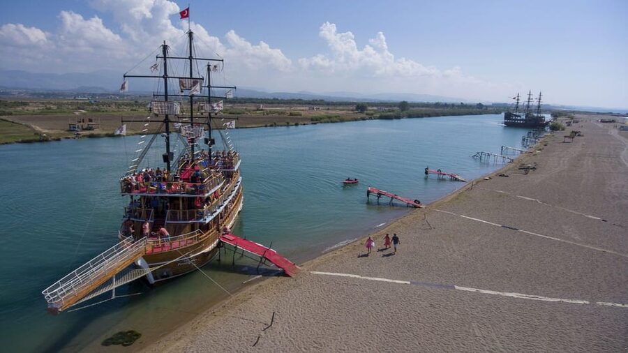 Side: Dolphin Island Boat Trip with Lunch & Unlimited Drinks - Onboard Lunch: What You Eat Between Swims