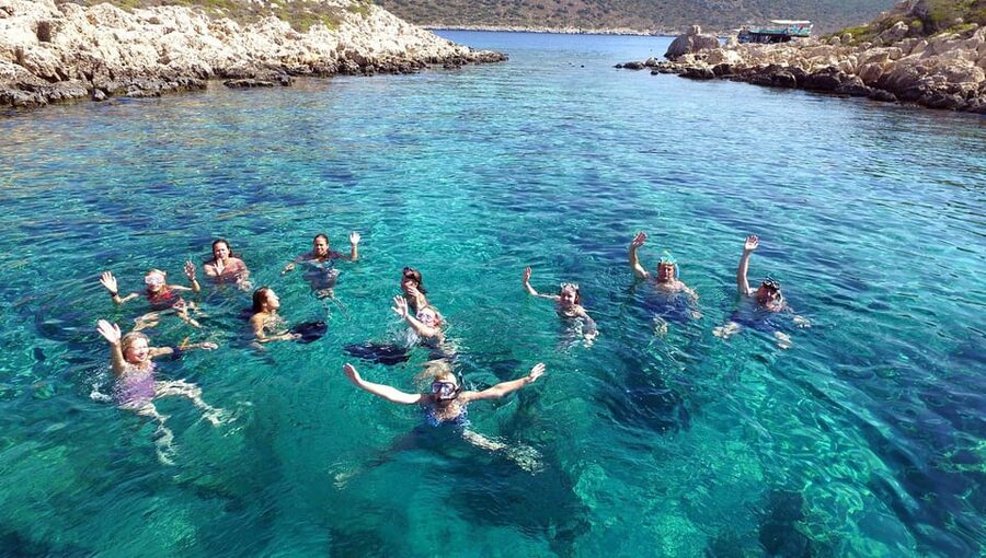 Side: Dolphin Island Boat Trip with Lunch & Unlimited Drinks - The Big Show: Manavgat River Swim and the Sea-Mixing Moment
