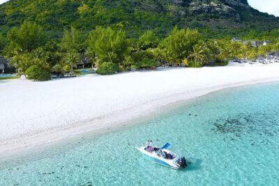 Signature Experience: Dolphins and Flavors of the Sea - Meeting at St. Regis Le Morne and what the morning feels like