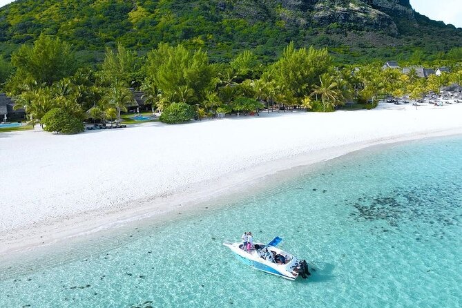 Signature Experience: Dolphins and Flavors of the Sea - Meeting at St. Regis Le Morne and what the morning feels like
