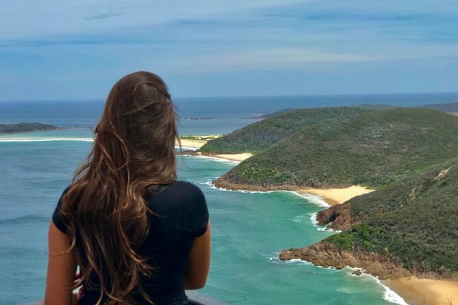 Sydney: Port Stephens Sandboarding, Dunes & Dolphin Cruise option - Nelson Bay lunch break: harbor cafés and seafood time