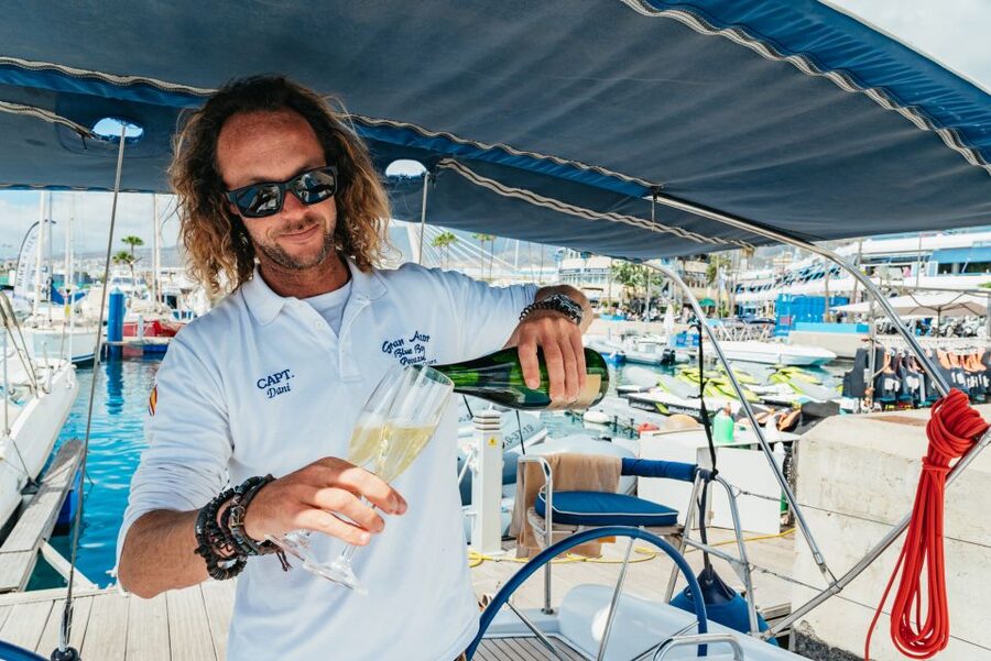 Tenerife: Whale & Dolphin Watching with Drinks and Snacks - Key things you’ll notice right away