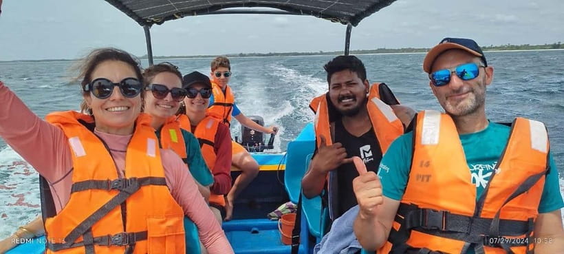 Trincomalee: Dolphin & Whale Watching Boat Tour - Boat, comfort, and safety details that affect your experience