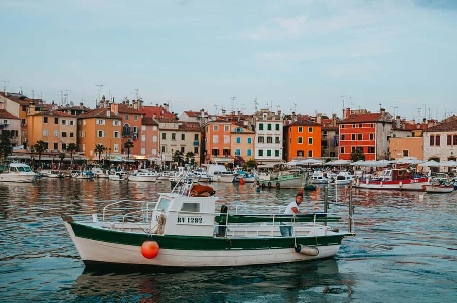VRSAR: Night Boat Tour to Rovinj with Dolphin Watching - Boarding at MS Rent & Taxi Boat Vrsar: timing and group feel