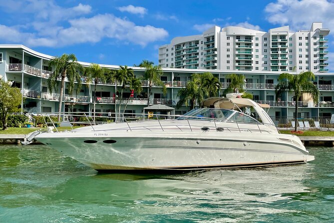 Your Private Miami Yacht Tour with Music and Fun - Music and the Group Vibe: Why This Feels Like a Party, Not a Tour