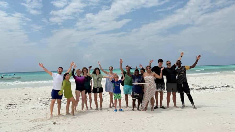 Zanzibar: Pungume island-dolphin watching - BBQ Lunch - Dolphin Watching Plus Pongume Beach Time: How the Day Really Feels